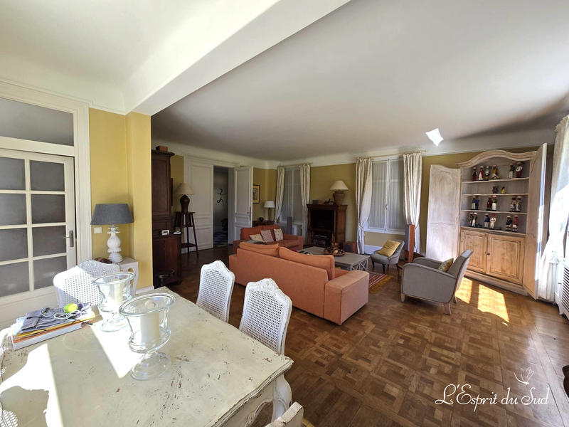 Maison - 400 m² - 10 pièces