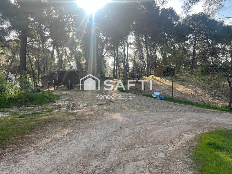 Local commercial - 120 000 m²