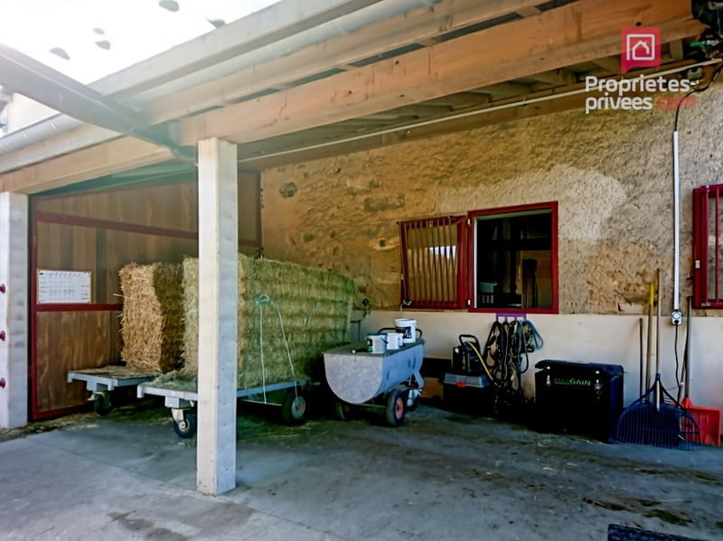 Maison - 237 m² - 8 pièces