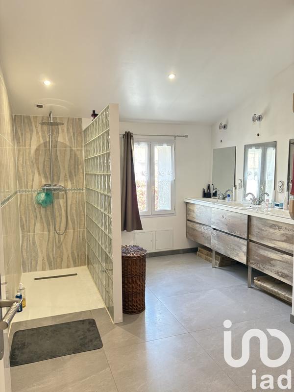 Maison - 350 m² - 11 pièces