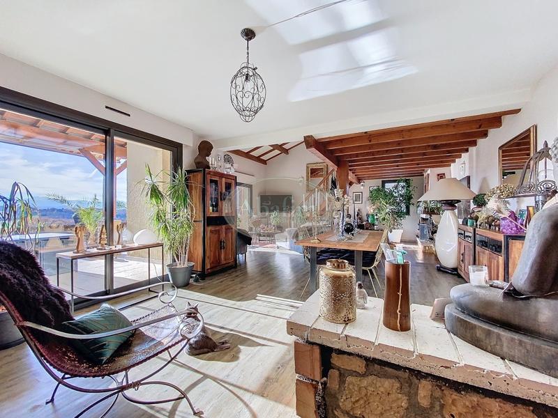 Maison - 180 m² - 6 pièces