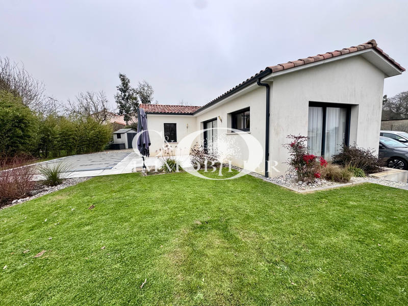 Maison - 95 m² - 4 pièces