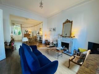 Maison - 180 m² - 8 pièces