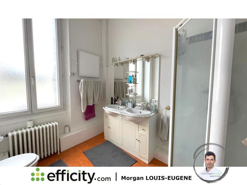 Maison - 272 m² - 8 pièces