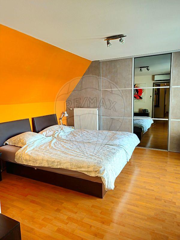 Maison - 208 m² - 7 pièces