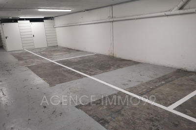 Parking / Garage - 14 m²