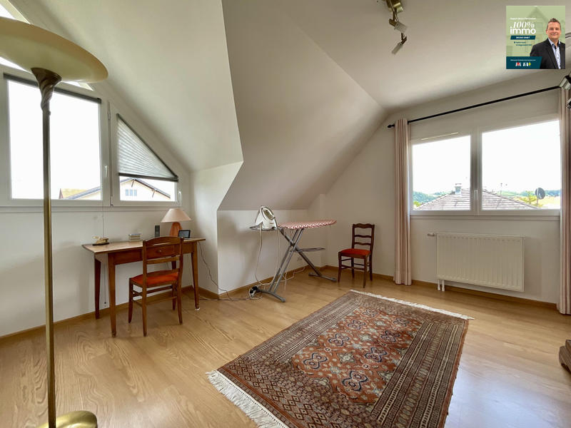 Maison - 256 m² - 7 pièces