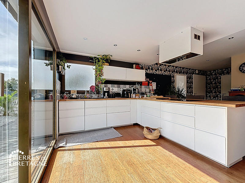 Villa - 221 m² - 8 pièces