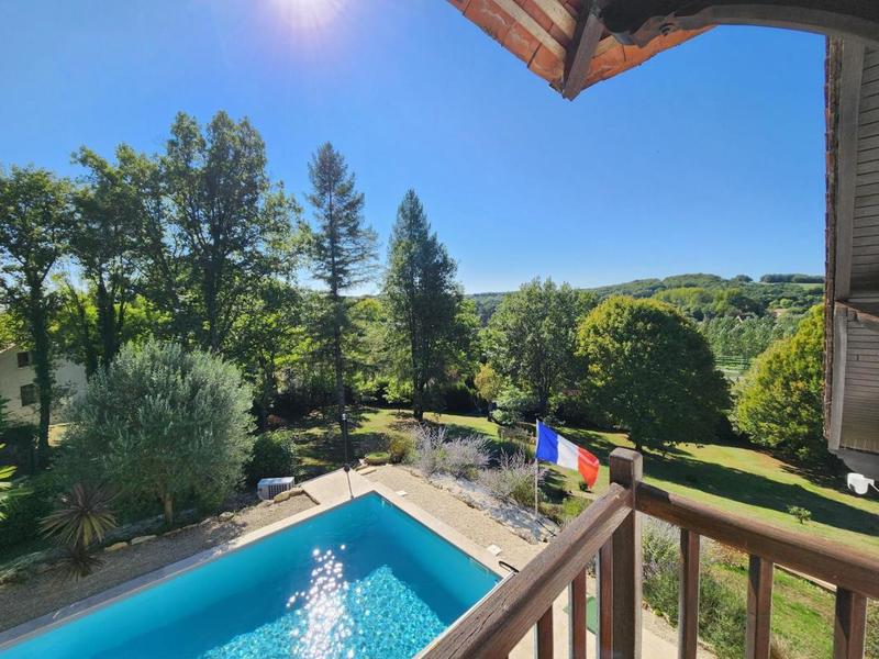 Maison traditionnelle - 156 m² - 5 pièces