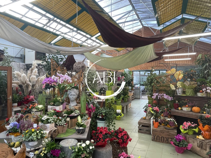 Local commercial - 1 500 m²