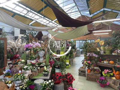 Local commercial - 1 500 m²