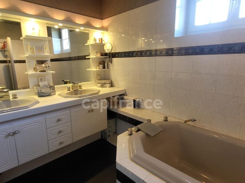 Maison - 160 m² - 5 pièces