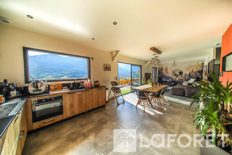 Maison - 131 m² - 5 pièces