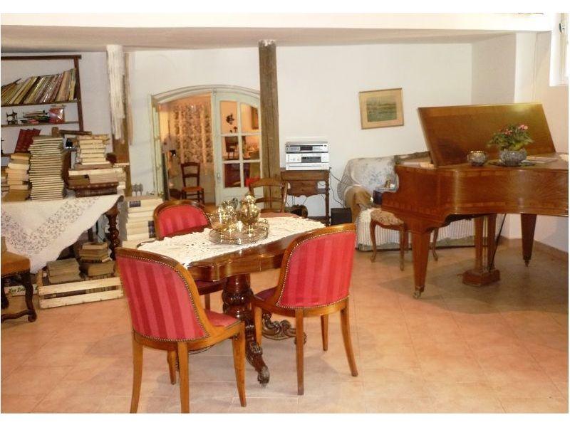 Propriété - 236 m² - 9 pièces