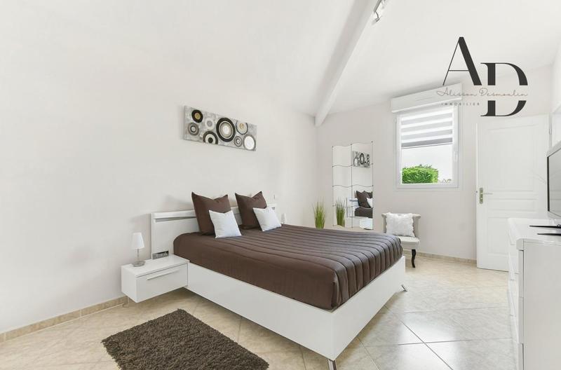 Maison - 285 m² - 7 pièces