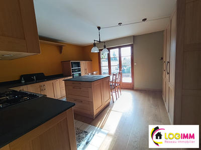 Maison - 204 m² - 8 pièces