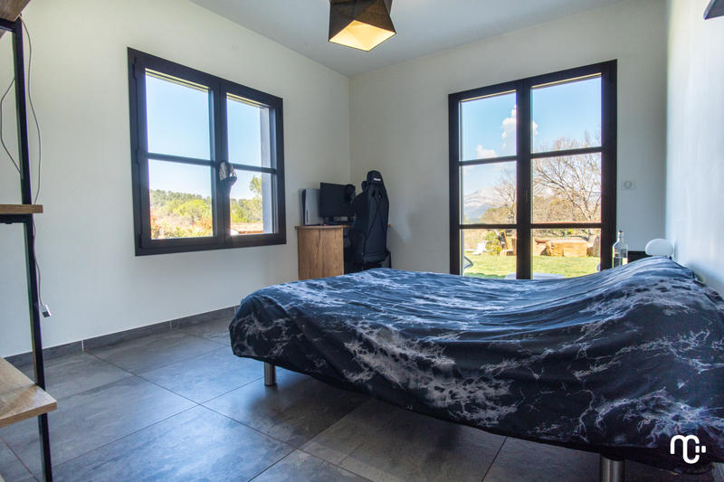 Maison - 177 m² - 5 pièces