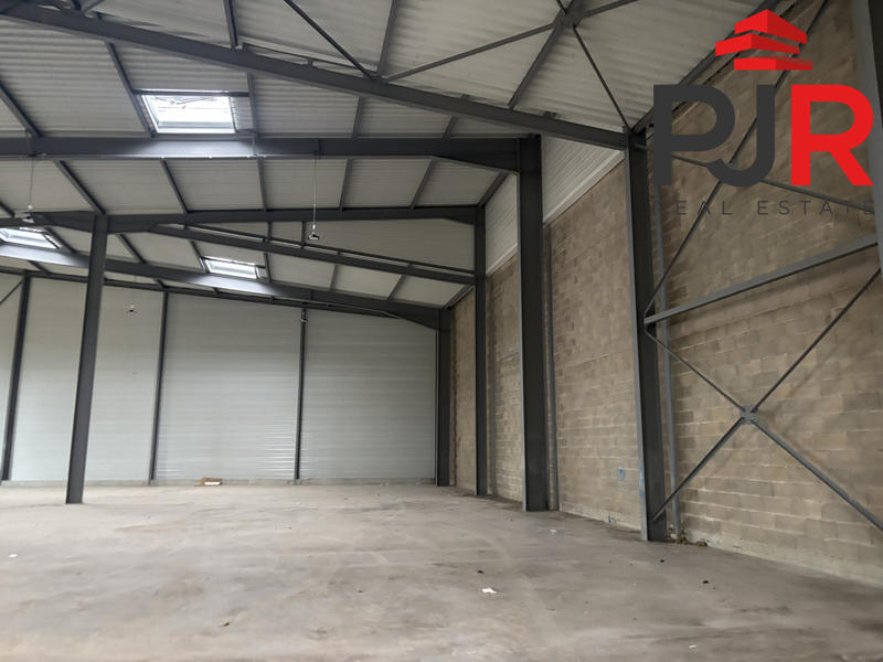 Local d'activités - 208 m²