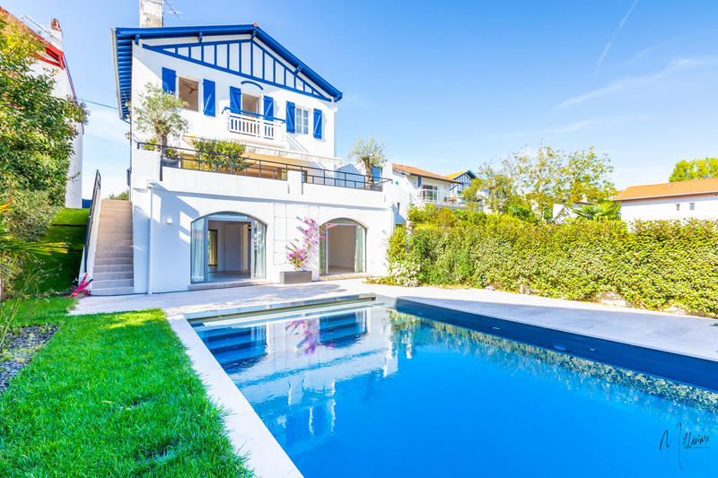 Maison - 195 m² - 7 pièces