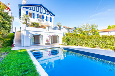 Maison - 195 m² - 7 pièces