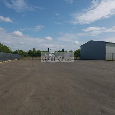 Terrain industriel - 2 280 m²