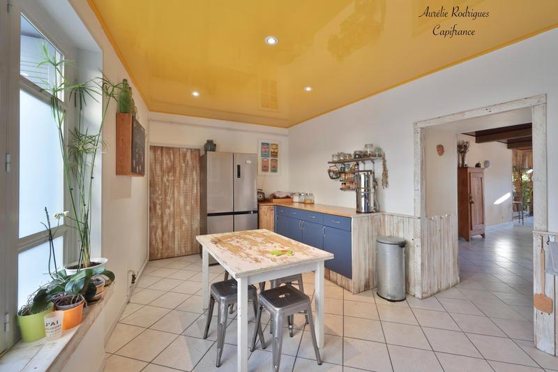 Maison - 216 m² - 6 pièces