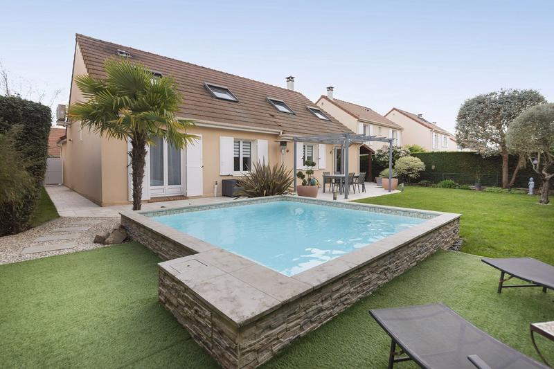 Maison - 177 m² - 7 pièces