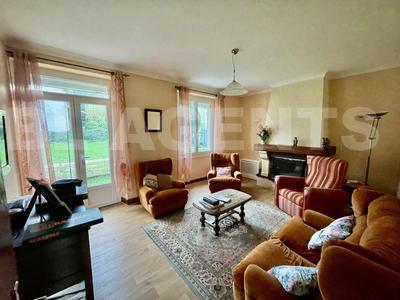 Maison traditionnelle - 125 m² - 5 pièces