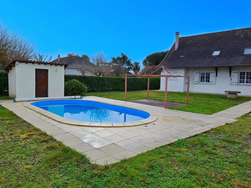 Maison - 186 m² - 7 pièces