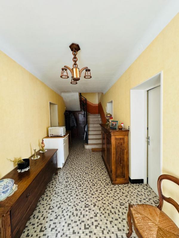 Maison - 264 m² - 9 pièces