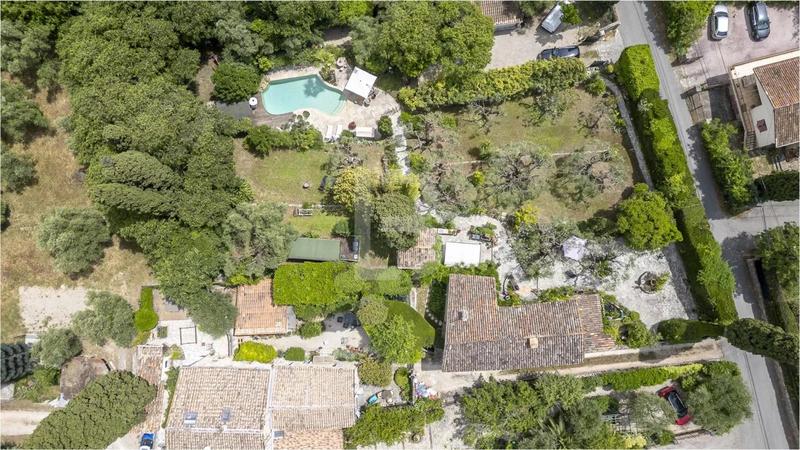 Mas - 160 m² - 6 pièces