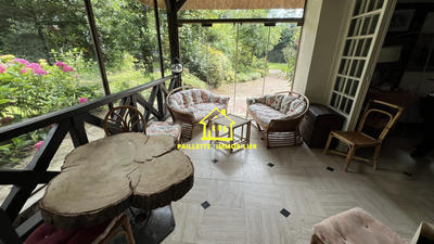 Maison - 300 m² - 9 pièces