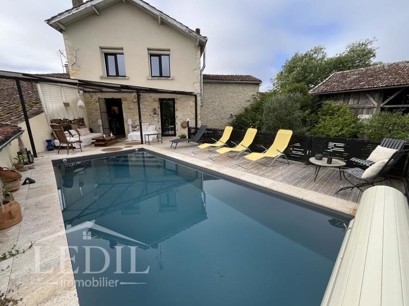 Maison - 227 m² - 5 pièces