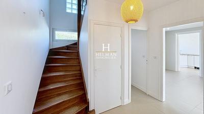 Maison - 121 m² - 6 pièces