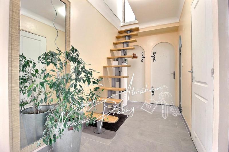 Maison - 92 m² - 5 pièces