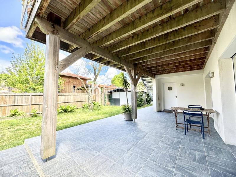 Villa - 162 m² - 6 pièces
