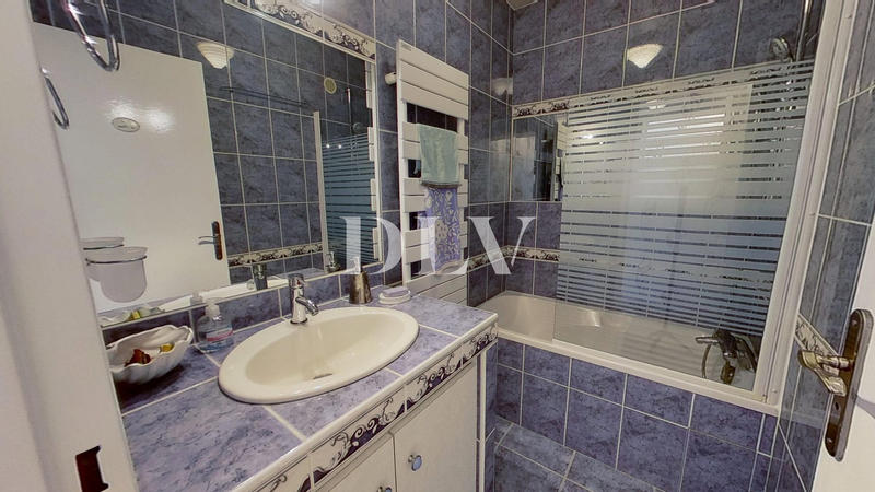 Appartement - 128 m² - 6 pièces