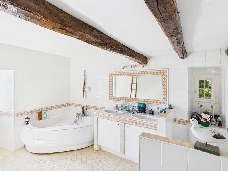 Maison - 252 m² - 6 pièces