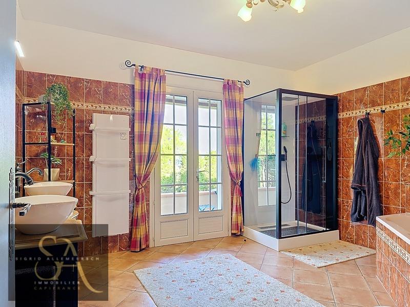 Propriété - 377 m² - 10 pièces