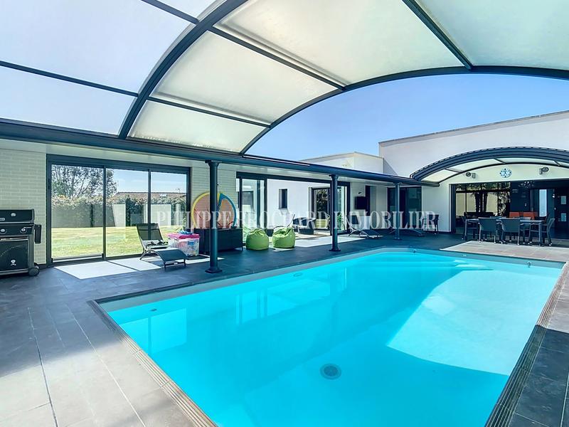 Maison - 192 m² - 10 pièces