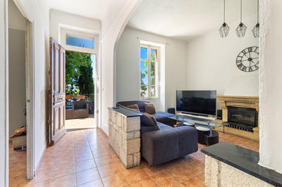 Maison - 220 m² - 6 pièces