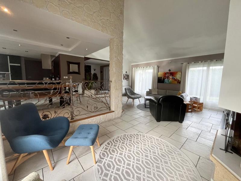 Maison - 184 m² - 5 pièces