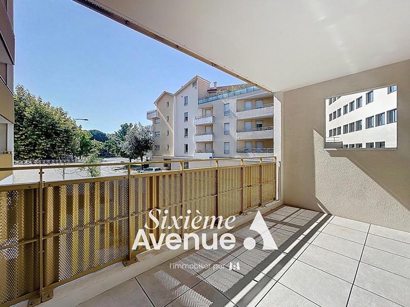 Appartement - 80 m² - 4 pièces