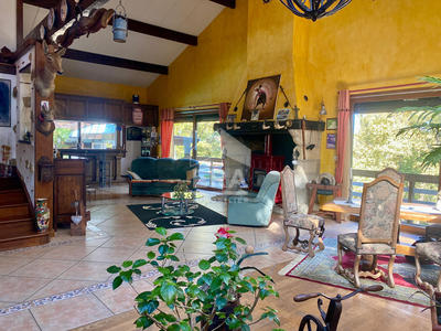 Maison - 184 m² - 5 pièces