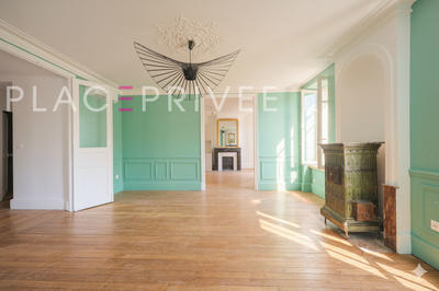 Appartement - 130 m² - 5 pièces