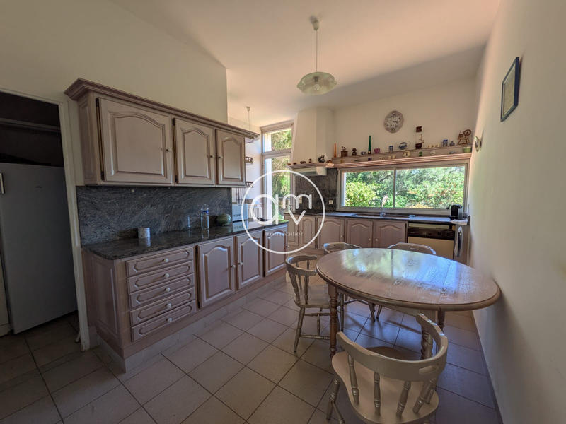 Maison - 315 m² - 7 pièces