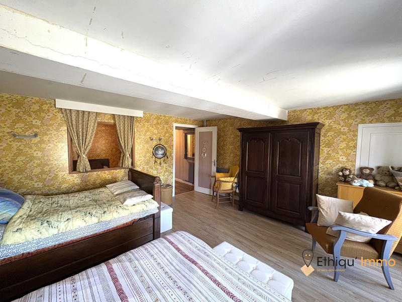 Maison ancienne - 248 m² - 8 pièces