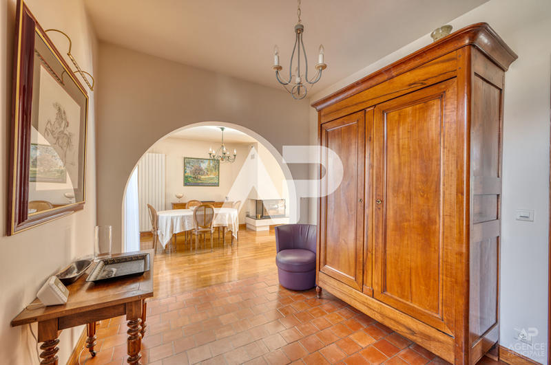 Maison - 179 m² - 7 pièces
