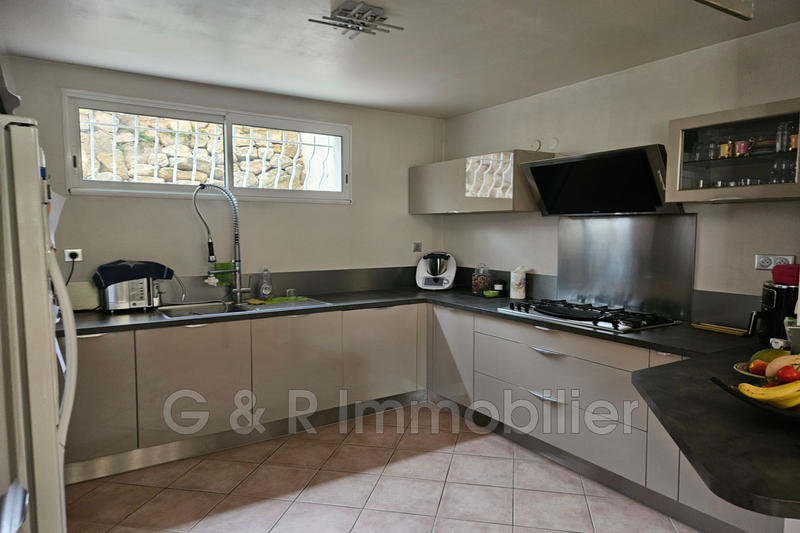 Maison - 185 m² - 8 pièces