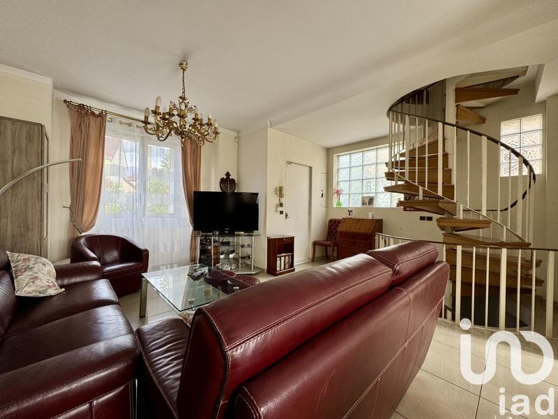 Maison - 104 m² - 4 pièces